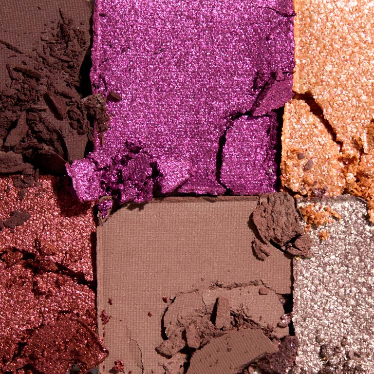 Texture rubs of the shades included in the Outer Glow eyeshadow palette