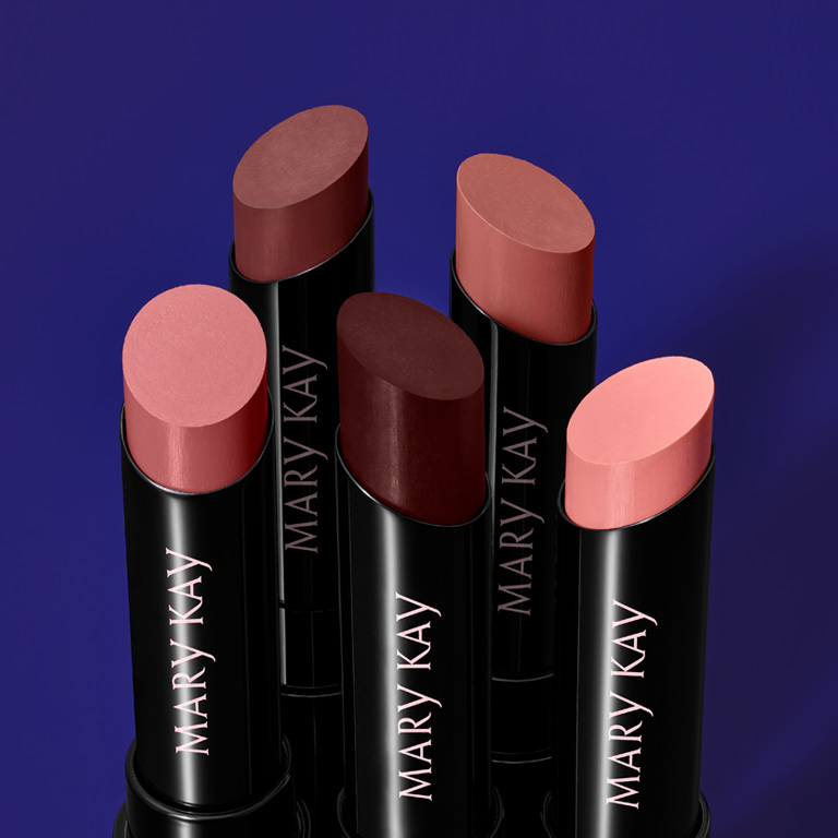 Cinco tonos neutrales y rosas de L&aacute;piz Labial Hidratante Mary Kay&reg; Supreme