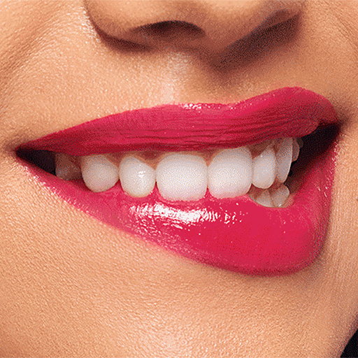 Gif de producto y textura de producto  sobre labios de L&aacute;piz Labial Hidratante Mary Kay&reg; Supreme en diferentes tonos.